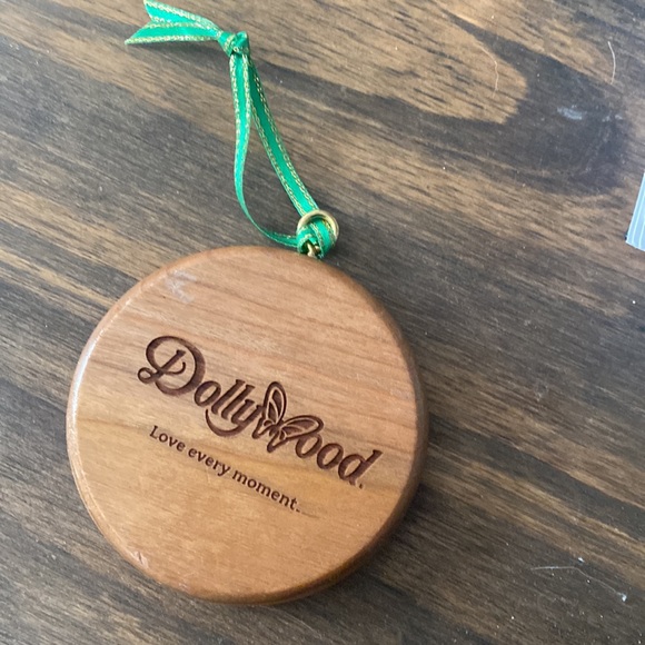 Dollywood ornament - Picture 2 of 2